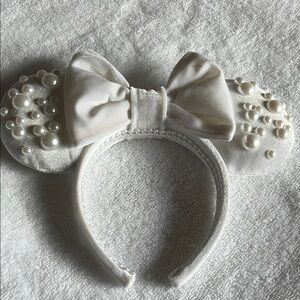 Elegant White Pearl-Embellished Headband